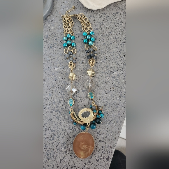 Raw Emerald Large Oval Pendant Necklace on Gold Chain with blue toned beads NWOT - Picture 4 of 4